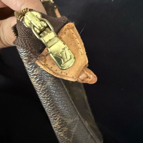 Used in good condition Louis Vuitton Monogram Canvas Accessories Pochette - Picture 5 of 16